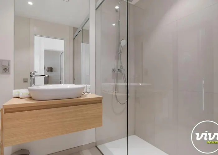 Vivi Homes - Valley - Sea Views - Pool - Terrace Apartment *