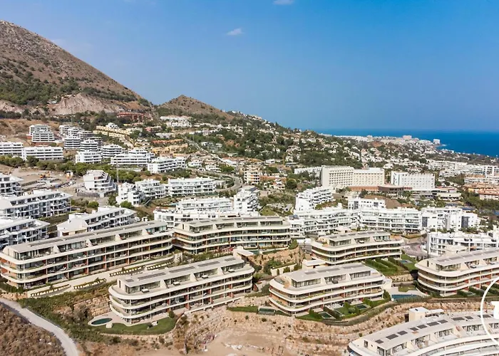 Vivi Homes - Valley - Sea Views - Pool - Terrace Apartment Fuengirola