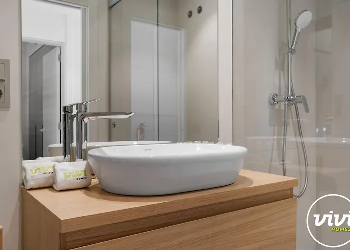 Vivi Homes - Valley - Sea Views - Pool - Terrace Apartment *