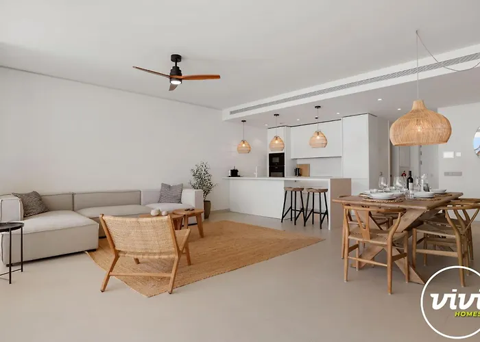 Vivi Homes - Valley - Sea Views - Pool - Terrace Apartment